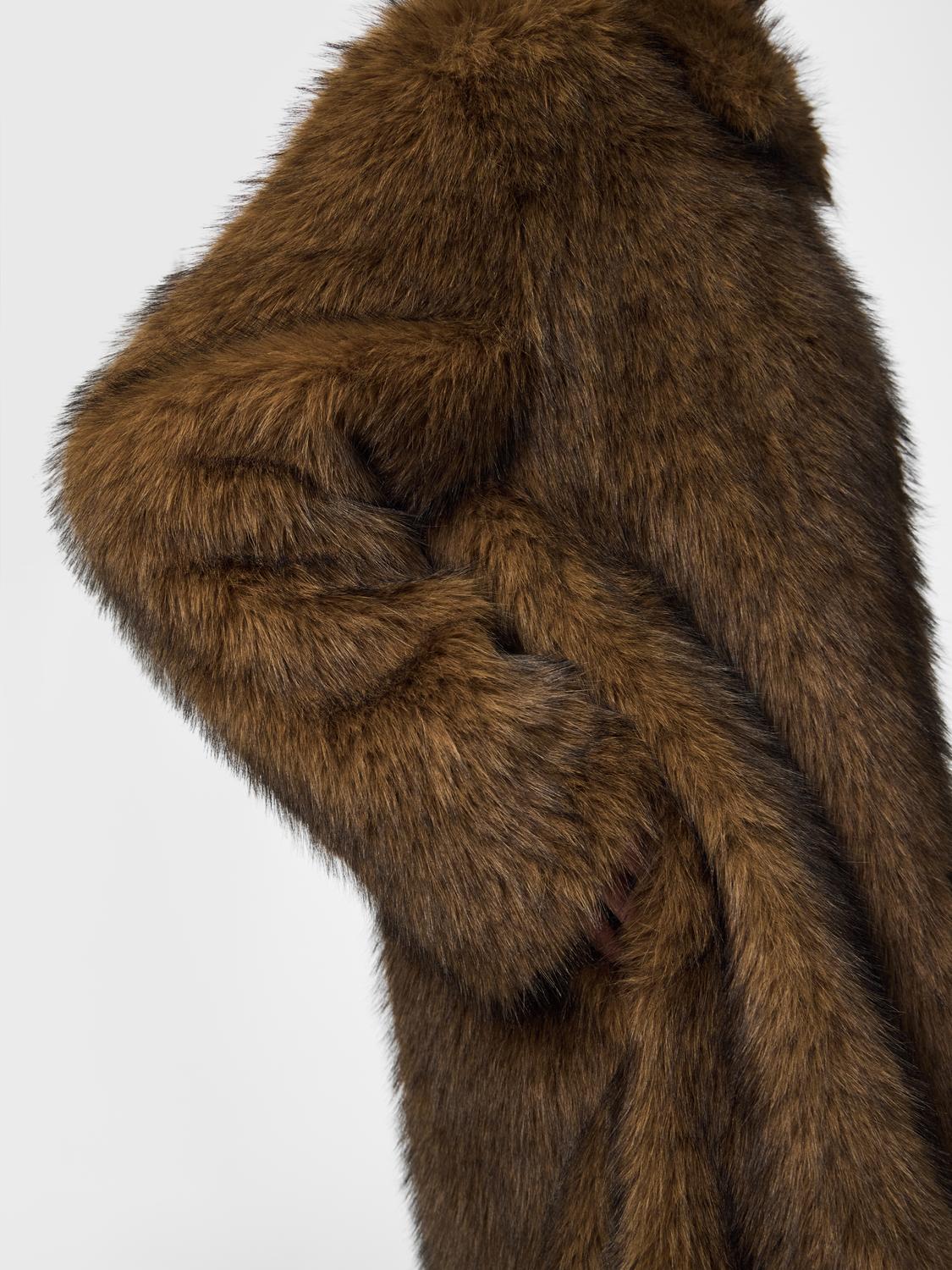 model_shot-detail