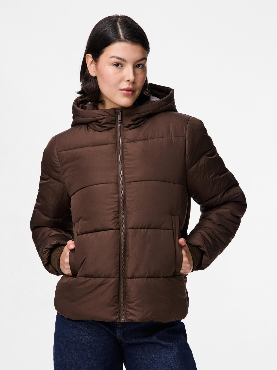 model_shot-front