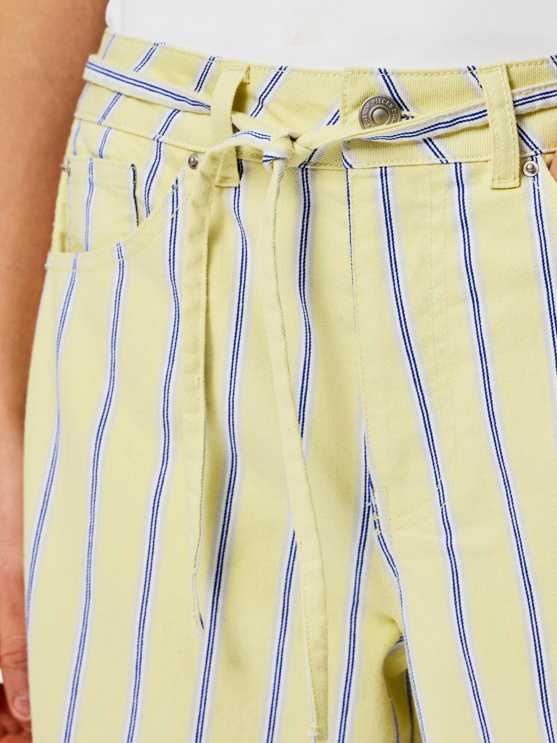 model_shot-detail