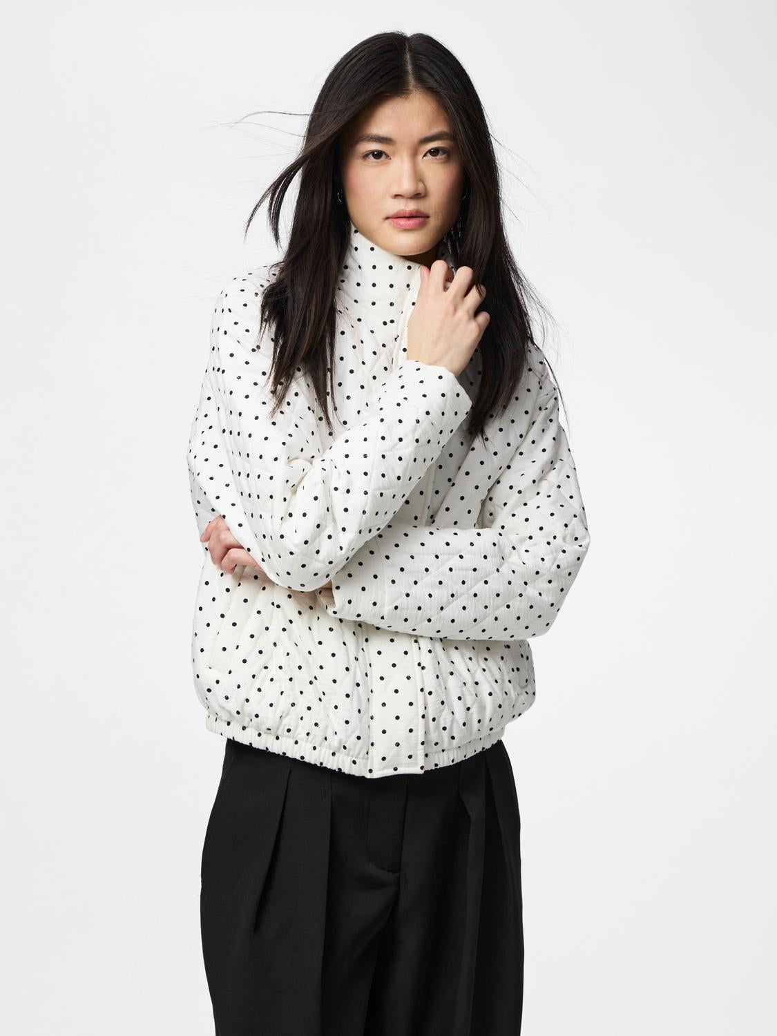 model_shot-front