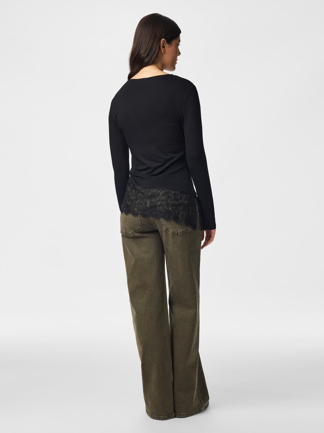 model_shot-back