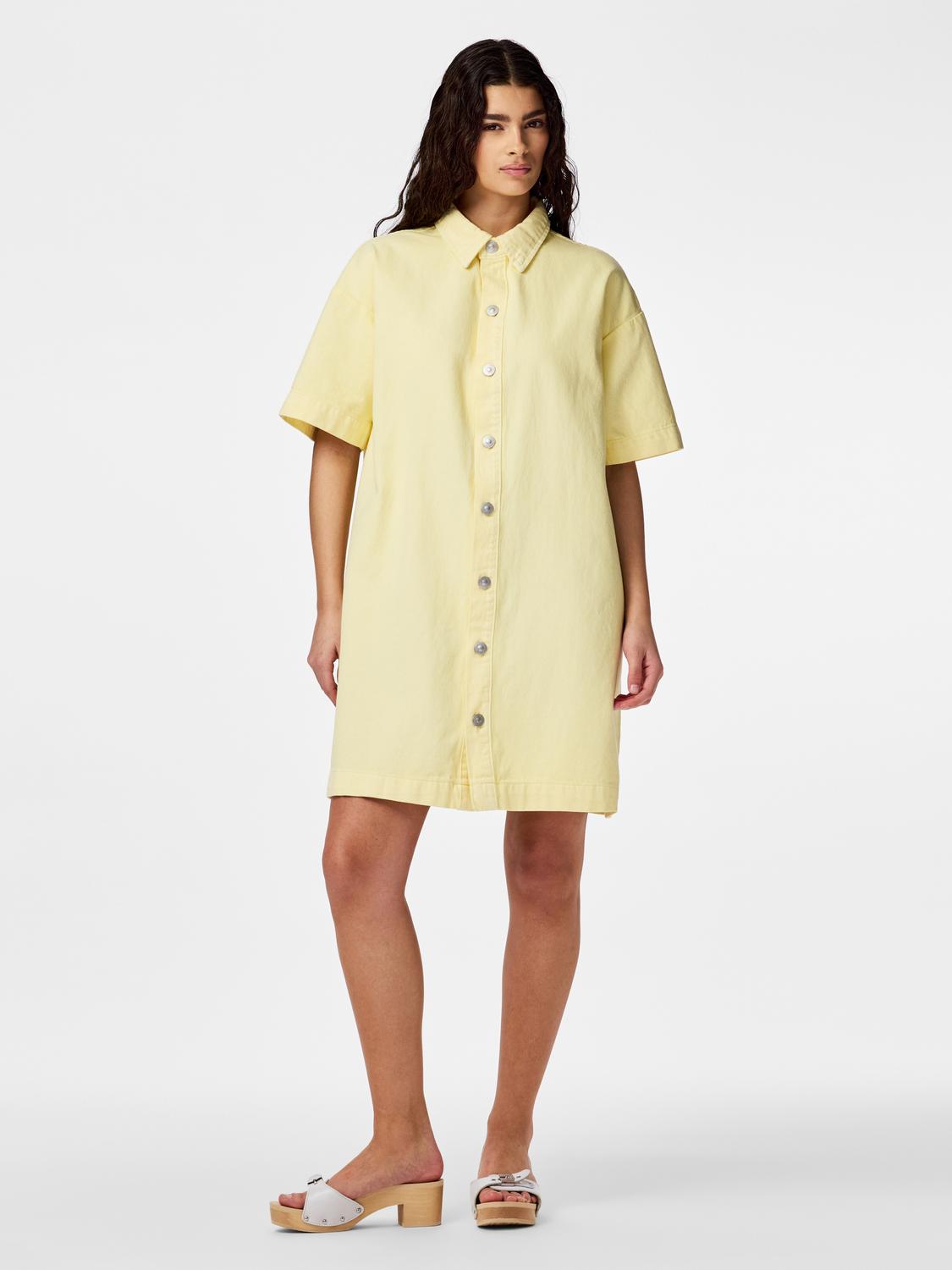 model_shot-front