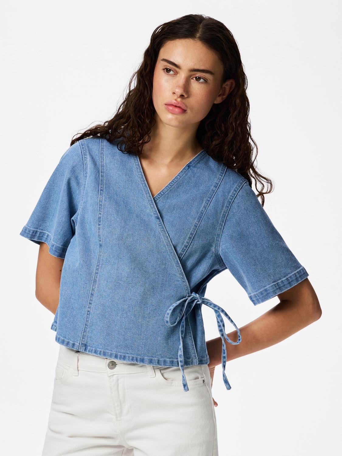 model_shot-front