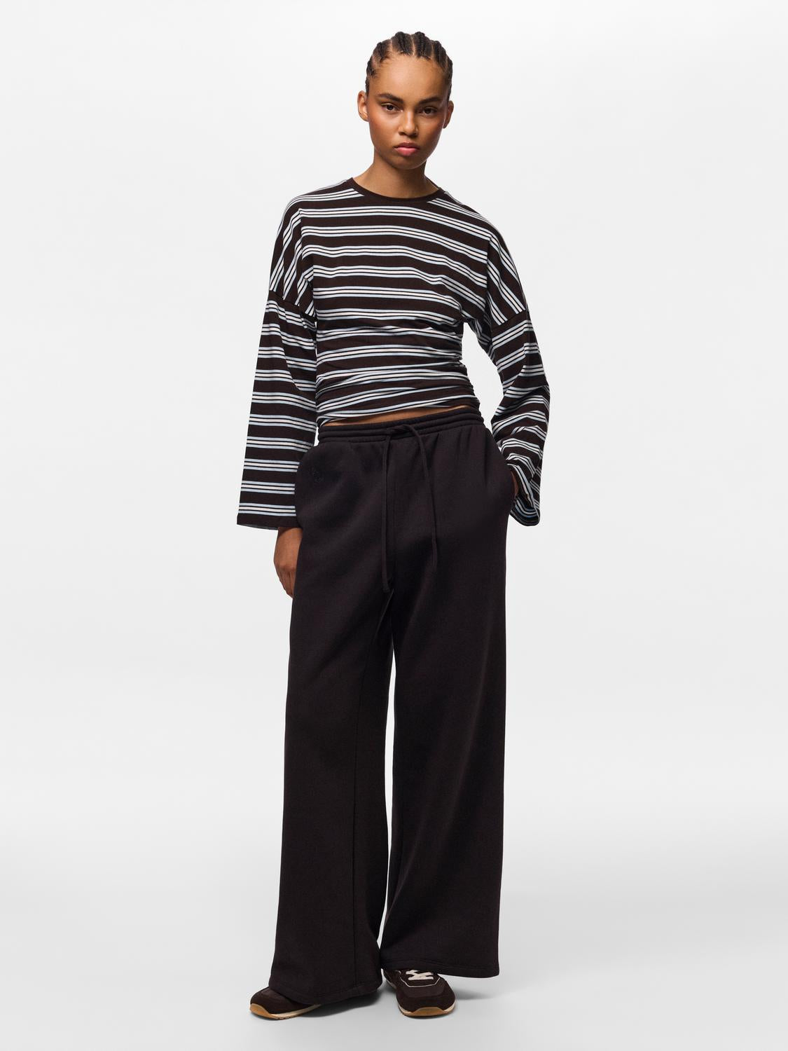 model_shot-front