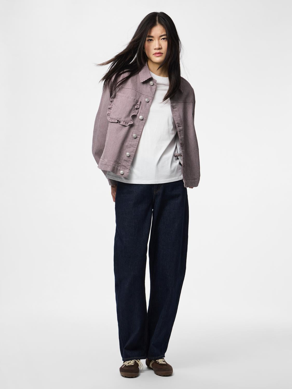 model_shot-front_full