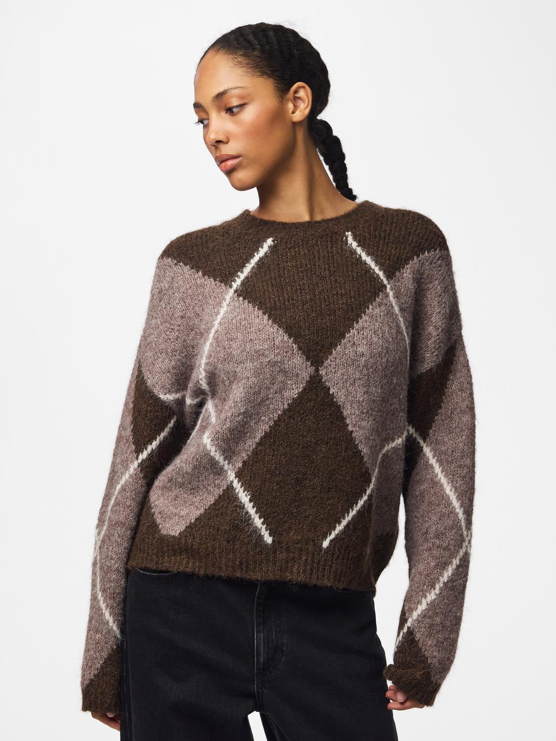 model_shot-front