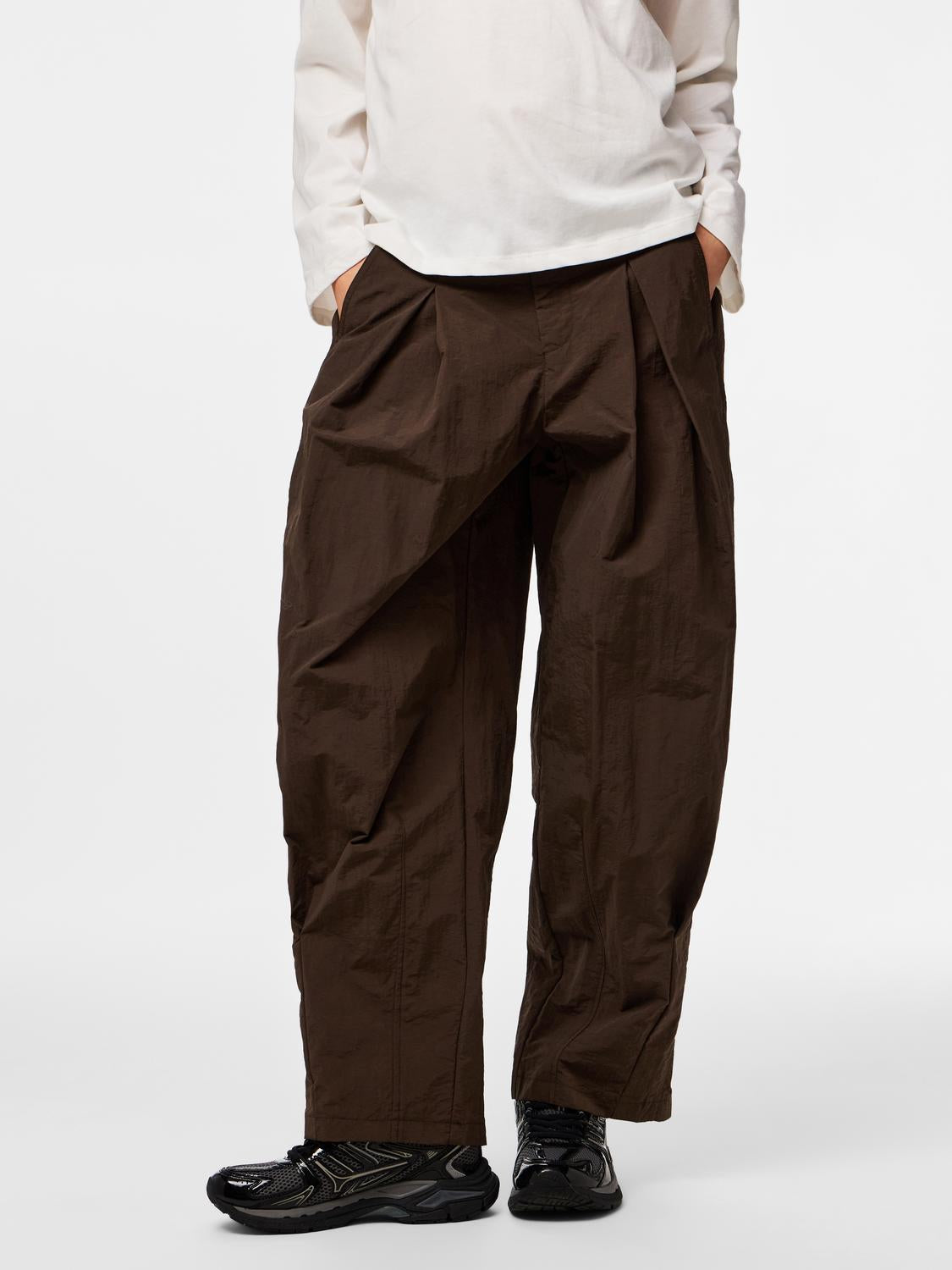 model_shot-front