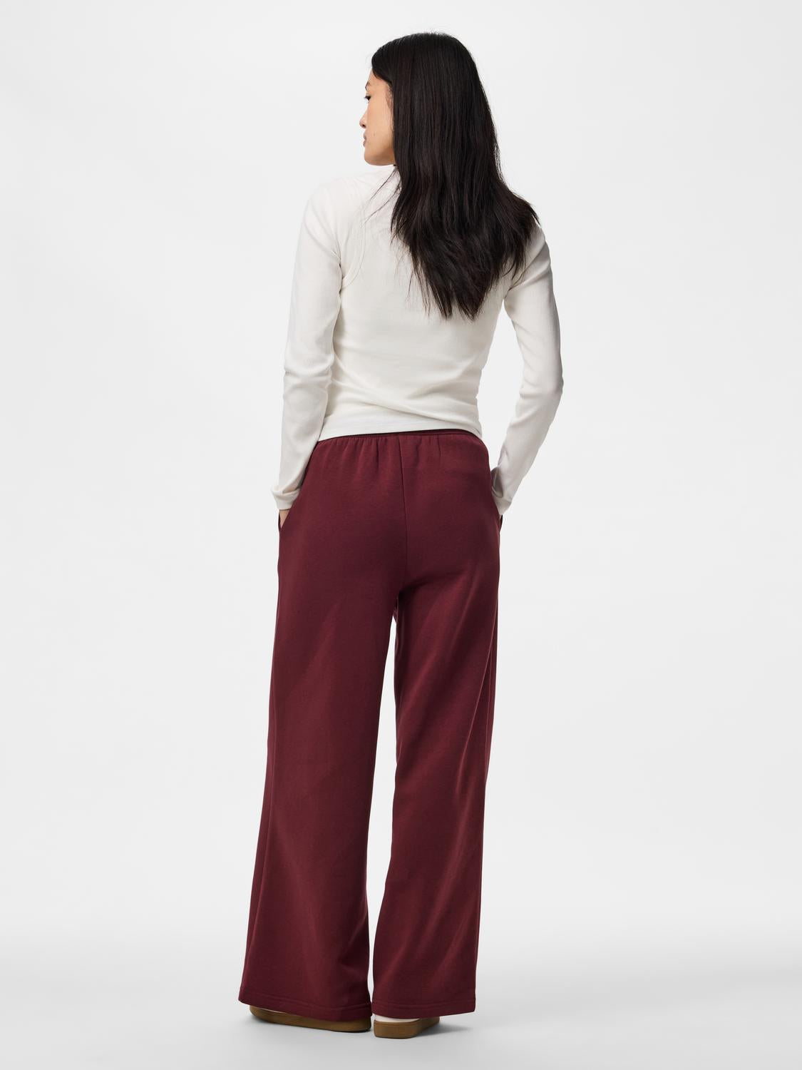 model_shot-back