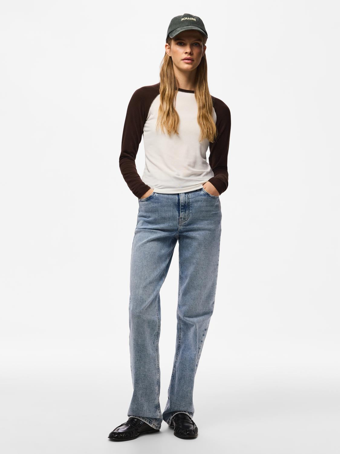 model_shot-front_full
