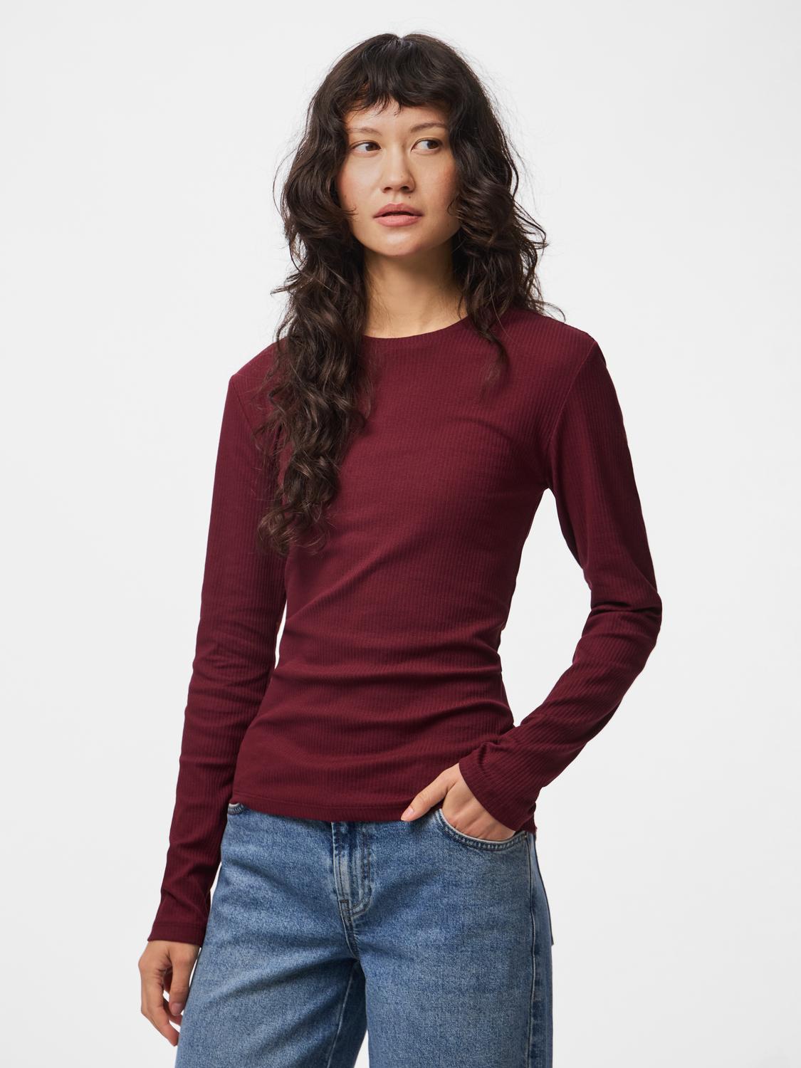 model_shot-front